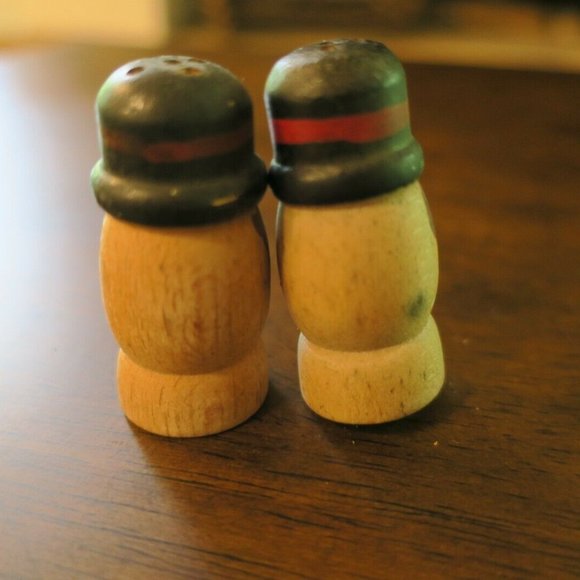 Vintage Wooden Family Hand Painted Salt & Pepper Set 4 Pairs Japan Orig. Box - Picture 10 of 12